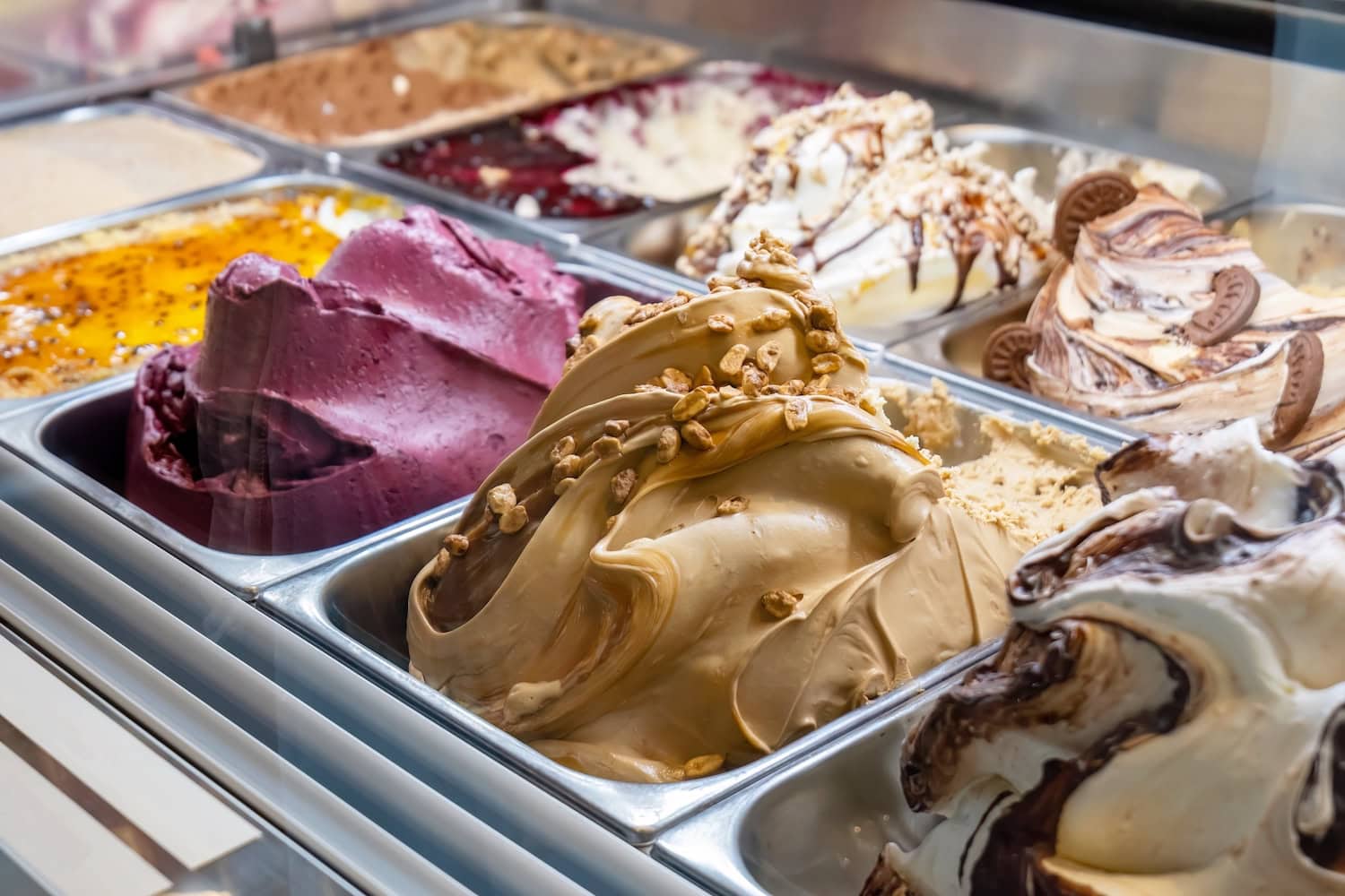 italienisches Gelato in einer Theke