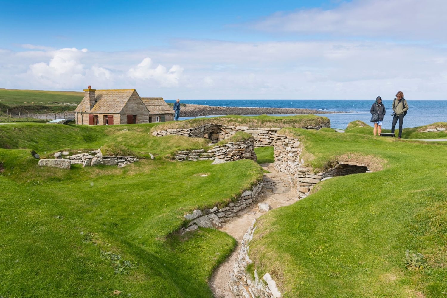 Küste in Skara Brae auf den Orkney-Inseln in Schottland