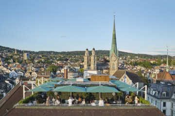 Rooftop Bar mit Blick über Zürich