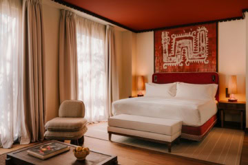 Gästezimmer im Lounge im Rooftop-Bar des Hilton-Hotels Palacio de Godoy Cáceres