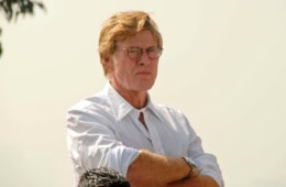 Robert Redford vor hellem Himmel