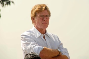 Robert Redford vor hellem Himmel