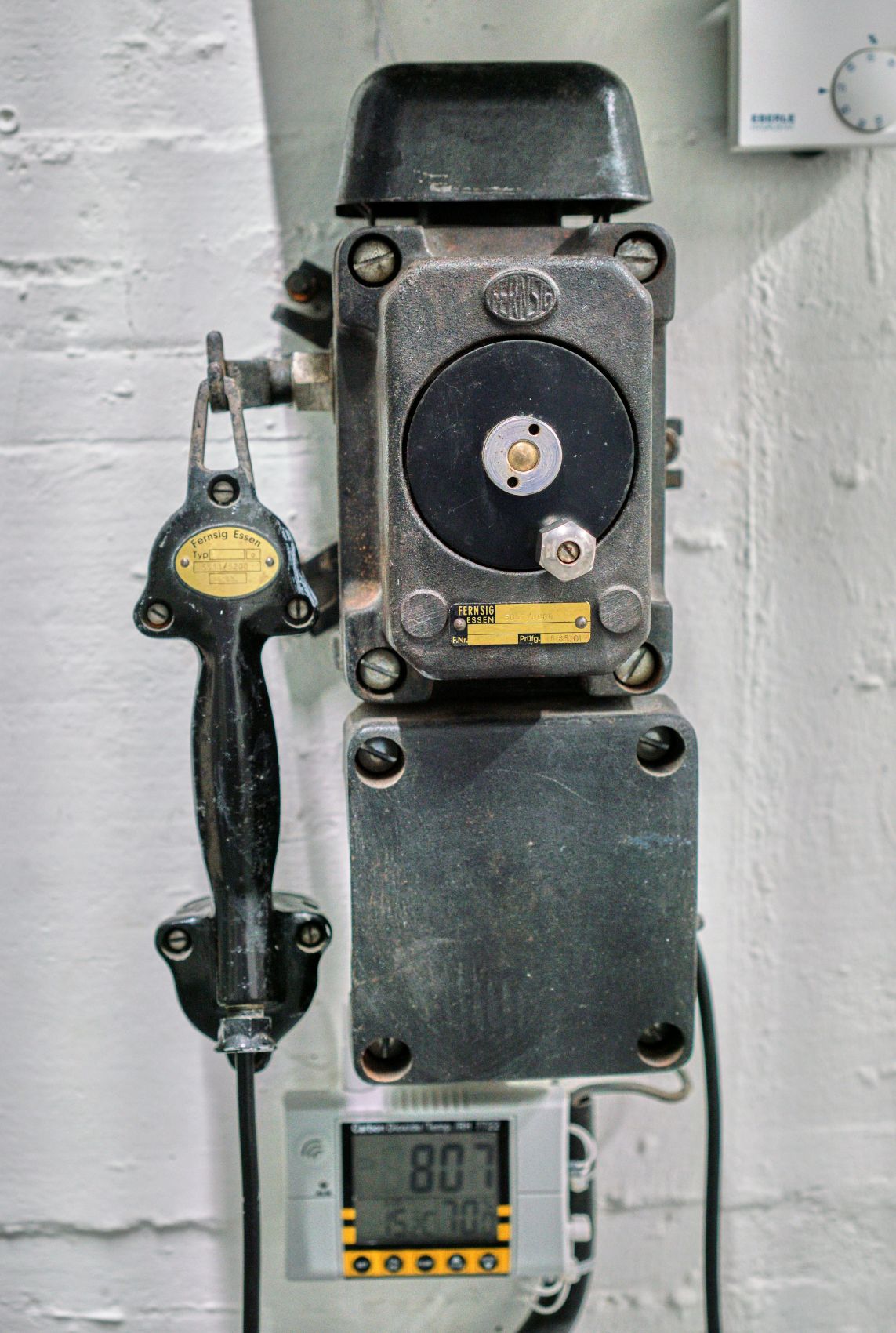 Altes Militär-Telefon im Bundesbank-Bunker in Cochem, Deutschland