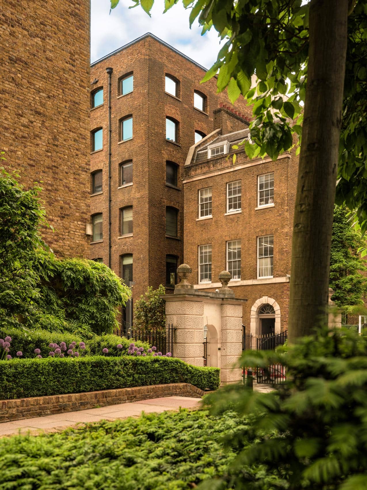 Blick von außen auf das Designhotel Sir Devonshire Square in London 
