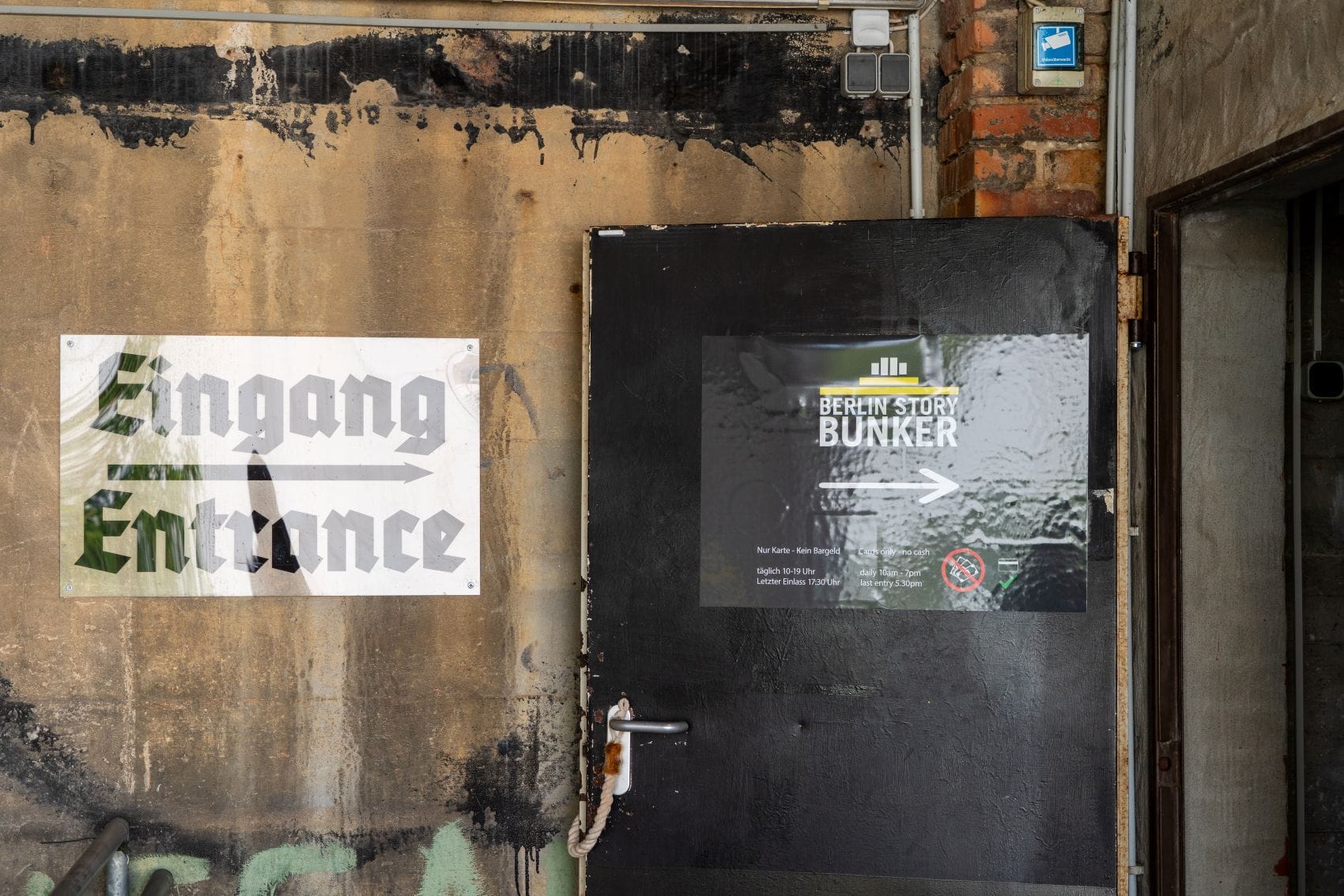 Eingang Berlin Story Bunker