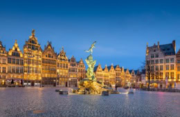 Grote Markt in Antwerpen am Abend