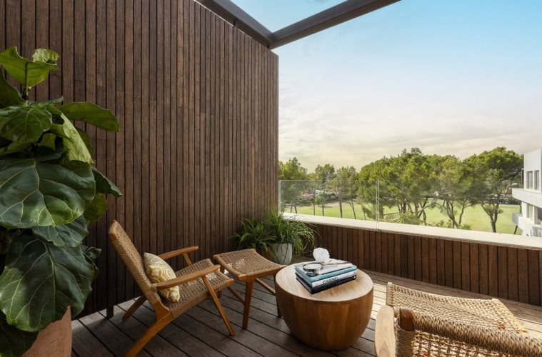 Terrasse mit Blick ins Grüne auf Mallorca