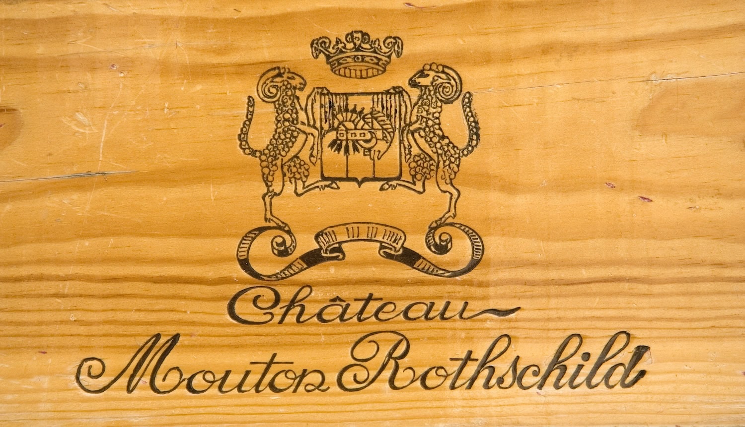 Holzkiste von Rothschild Rotweinen