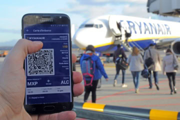 Nahaufnahme einer Ryanair-Bordkarte auf Handy-App