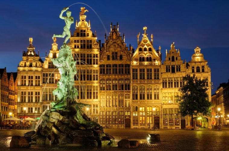 Brüssel Altstadt bei Nacht