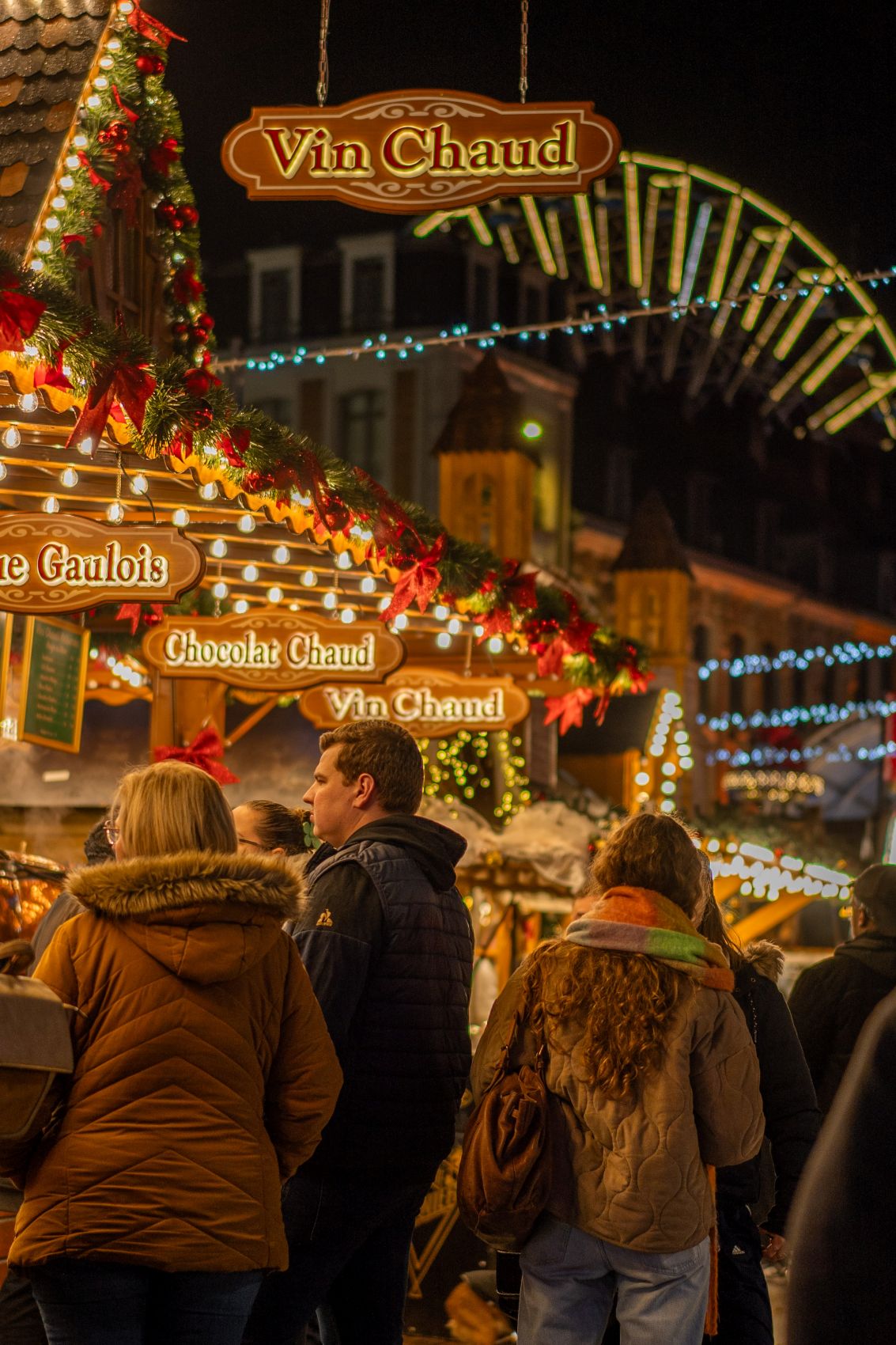 Besucher auf dem Weihnachtsmarkt in Lille