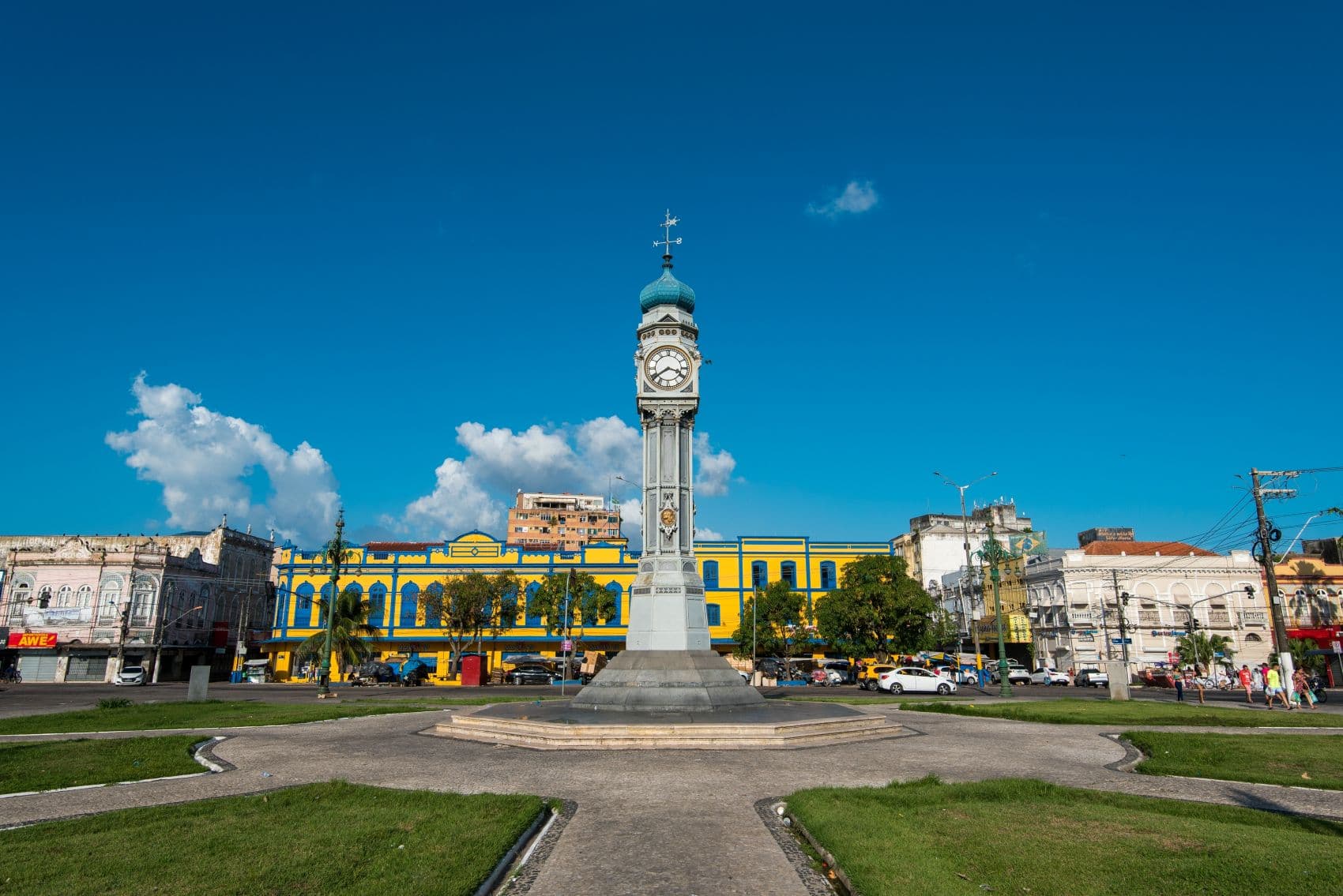 Relógio do Ver-o-Peso auf Praça Siqueira Campos in Belem