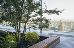 Rooftop Garden auf Warschaus höchstem Gebäude.