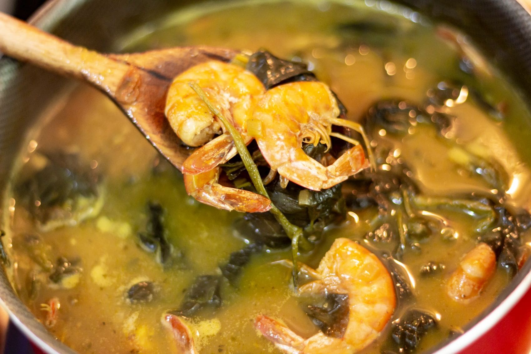 Nahaufnahme einer Tacacá-Suppe