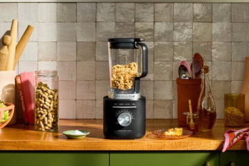 Mixer von KitchenAid mit Erdnüssen drin