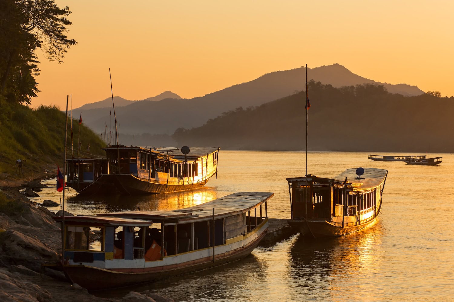 Boote auf dem Mekong in Luang Prabang
