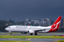 Qantas Airlines Boeing B737 vor Abflug am Flughafen Sydney