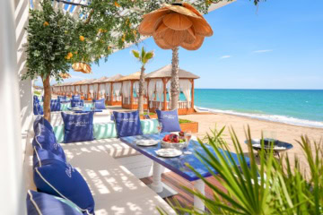 Beach Lounge am Strand bei Belek in der Türkei
