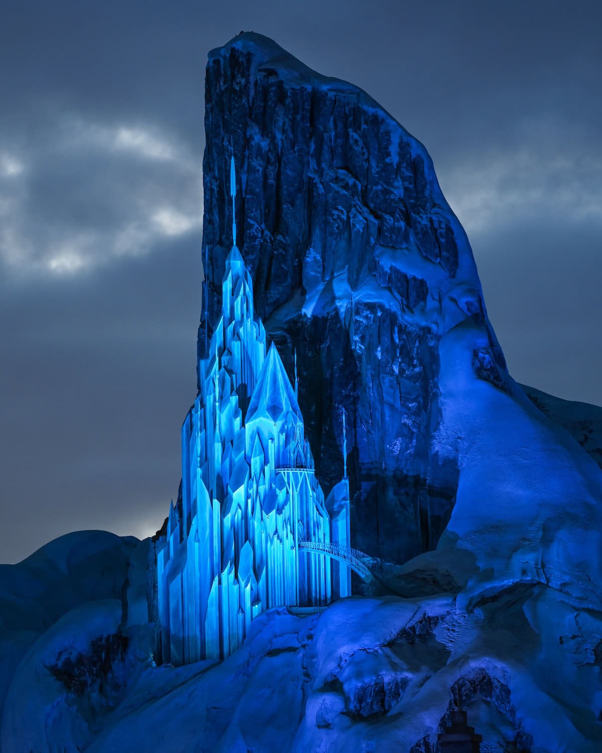 Eisberg aus der World of Frozen im Disneyland Paris.