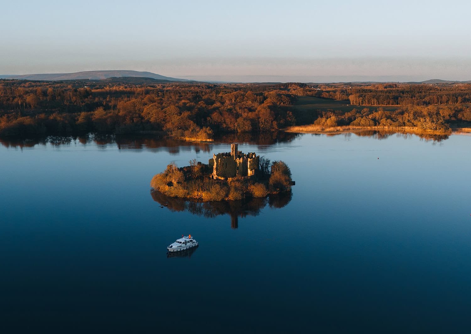 McDermotts Castle im Lough Key