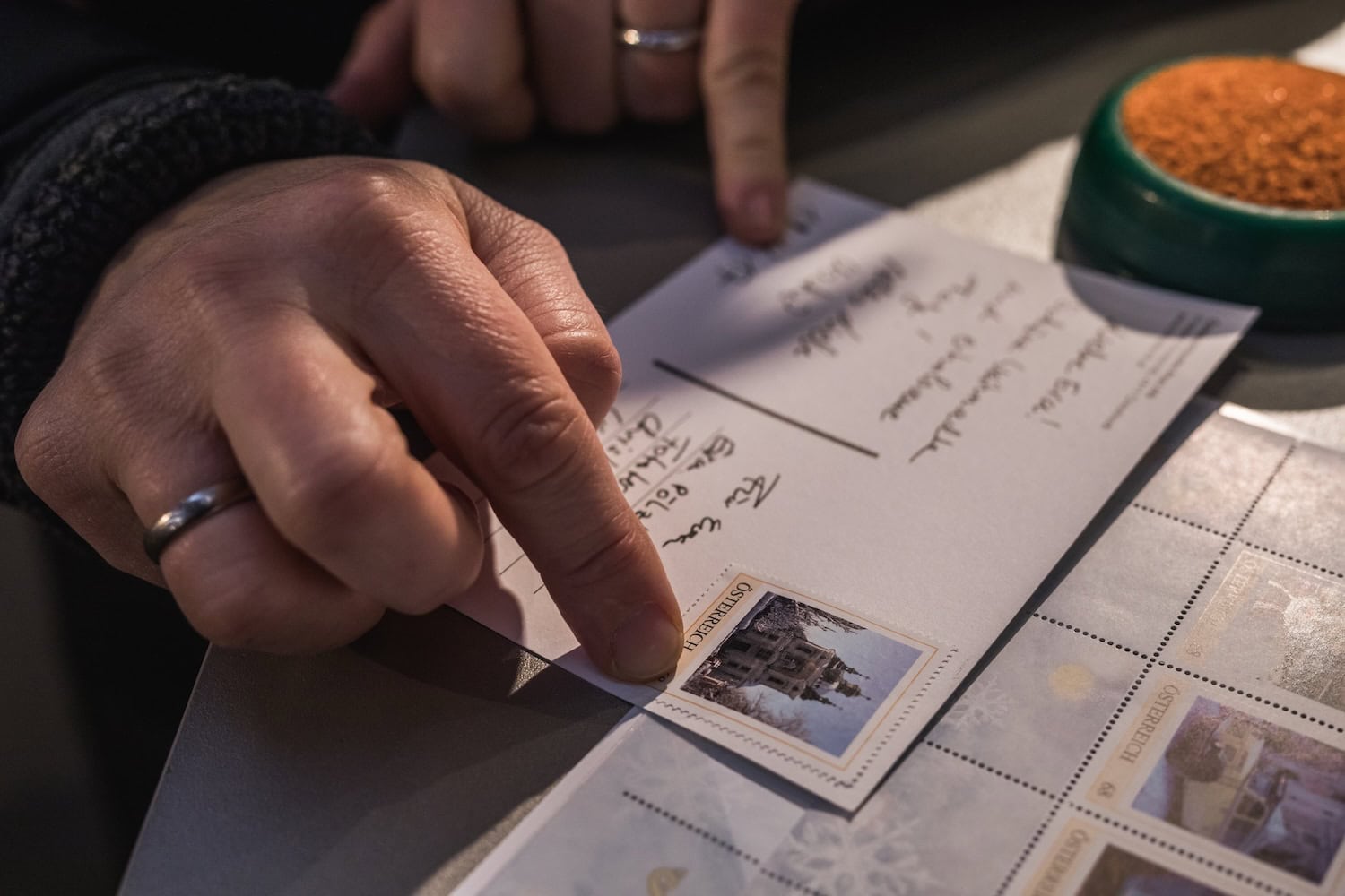 Weihnachtsmarke im Postamt Christkindl 