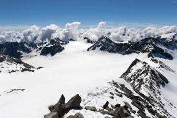 Schneebedecktes Ortlergebirge in Südtirol