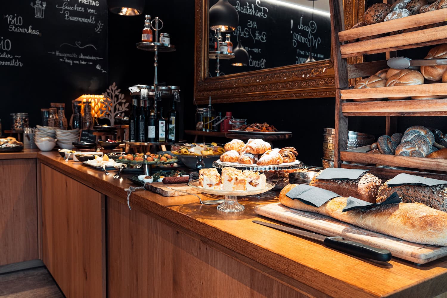 reichliches Frühstücksbuffet in den Schladming Appartments