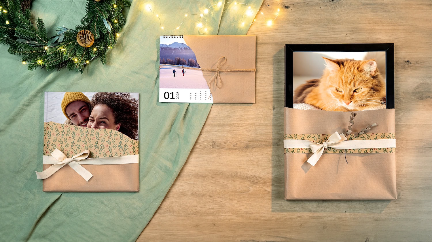 verschiedene Produkte von Pixum weihnachtlich verpackt