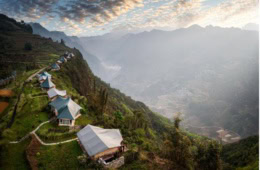 Außenansicht des Vinetree Yunnan-Vietnam Railway Tented Resort in China