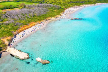 Baia dei Turchi in Apulien von oben