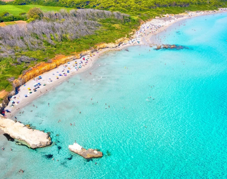 Baia dei Turchi in Apulien von oben