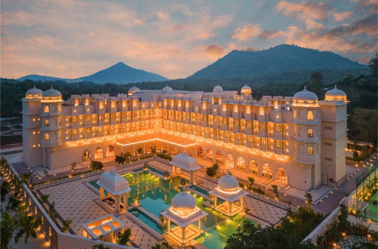 Das neue Wyndham Grand Udaipur Fateh Sagar Lake in Indien.