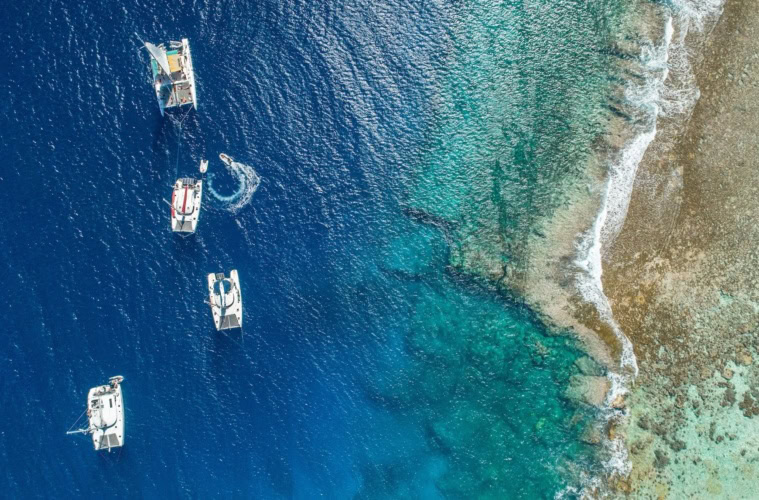 Tahiti-Urlaub: Schiffe in der Südsee.
