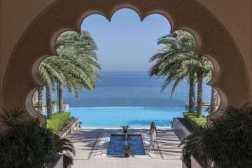 Pool im Shangri-La Al Husn