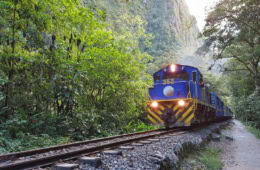 Zug nach Machu Picchu