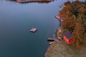 Blick auf die Insel Fagerholm in Finnland aus der Vogelperspektive