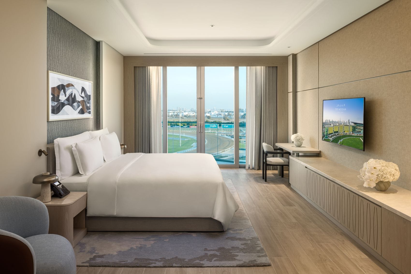 Zimmer im The Meydan Hotel an der Pferderennbahn in Dubai