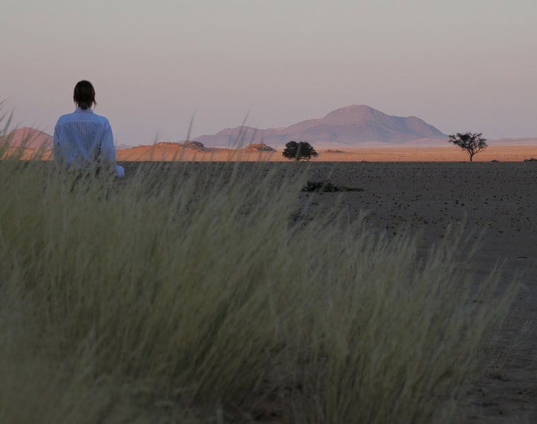 Jana in der Wüste in Angola.
