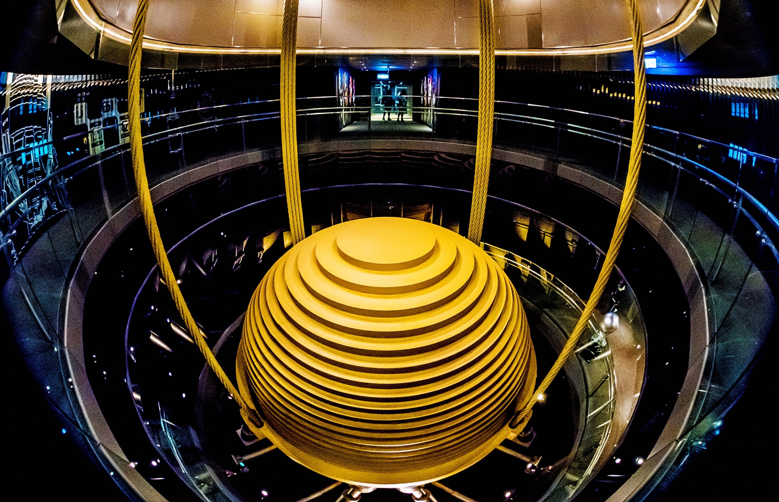 Kugel in Taipei 101. 