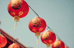 Laternen verkünden das chinesische Neujahrsfest.