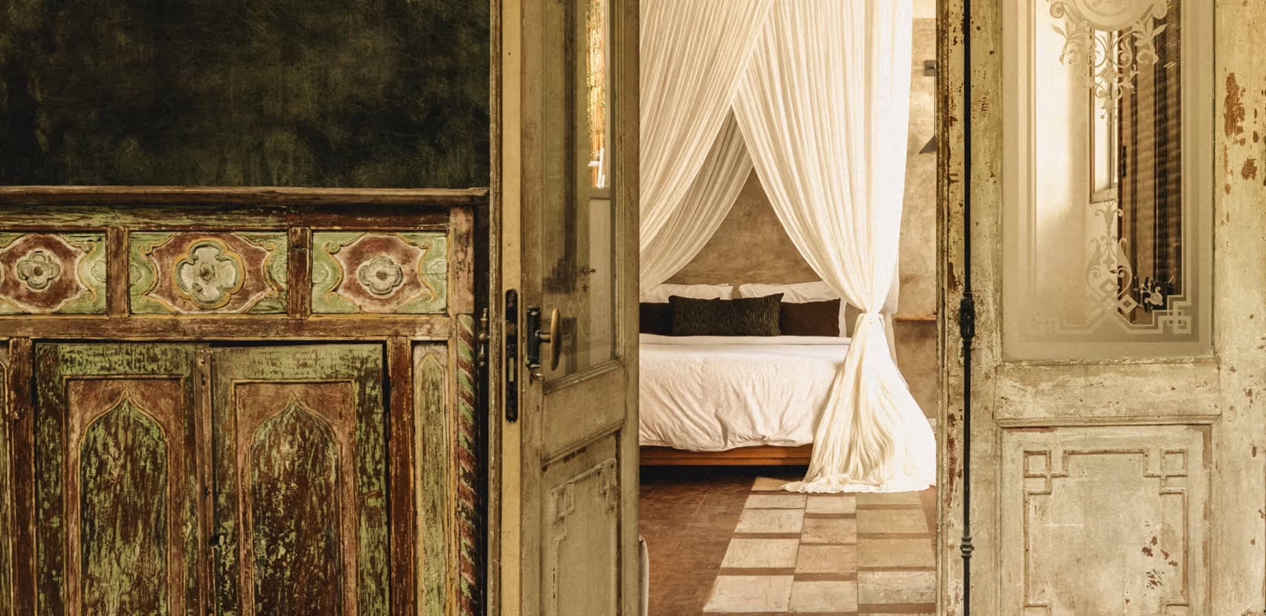 Alte balinesische Handwerkskunst trifft auf stillen Luxus im Magia de Uma