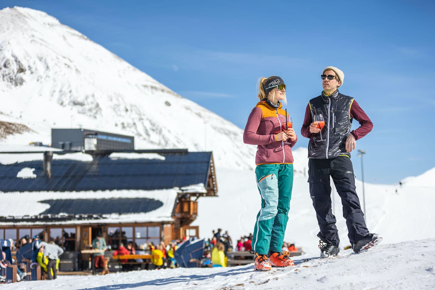 Hütteneinkehr und sonnige Skiaussichten in Kühtai in Innsbruck.