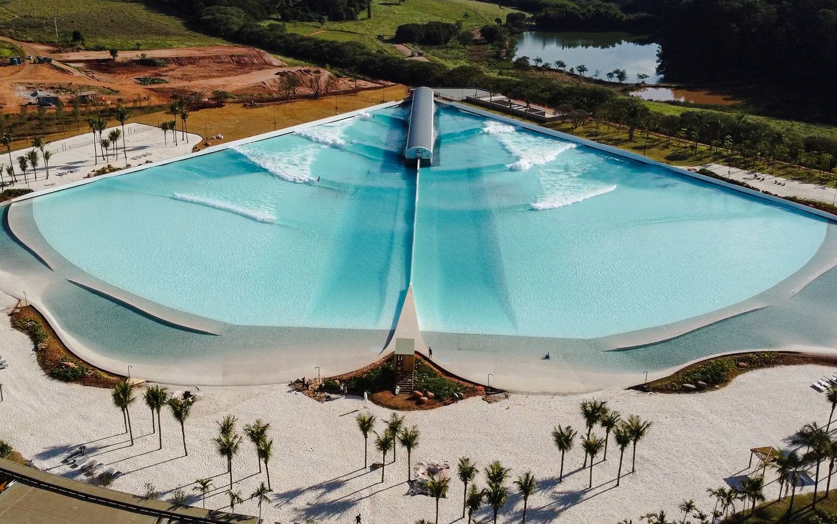 Wavegarden Surfparks in Bahrain aus der Vogelperspektive 