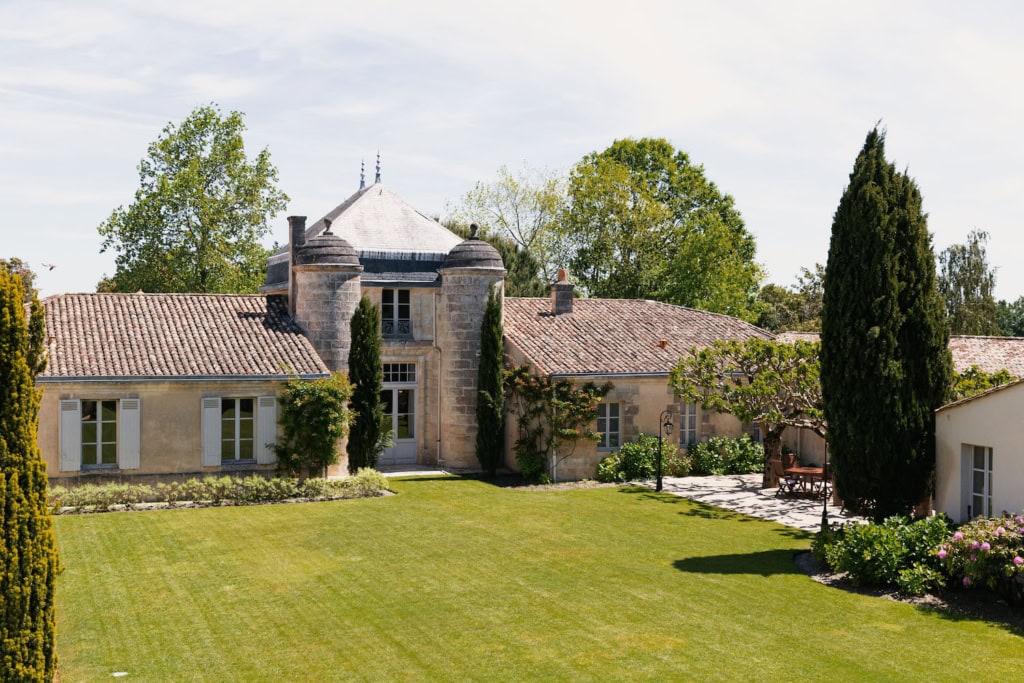 Fassade des Como Cordeillan Bages