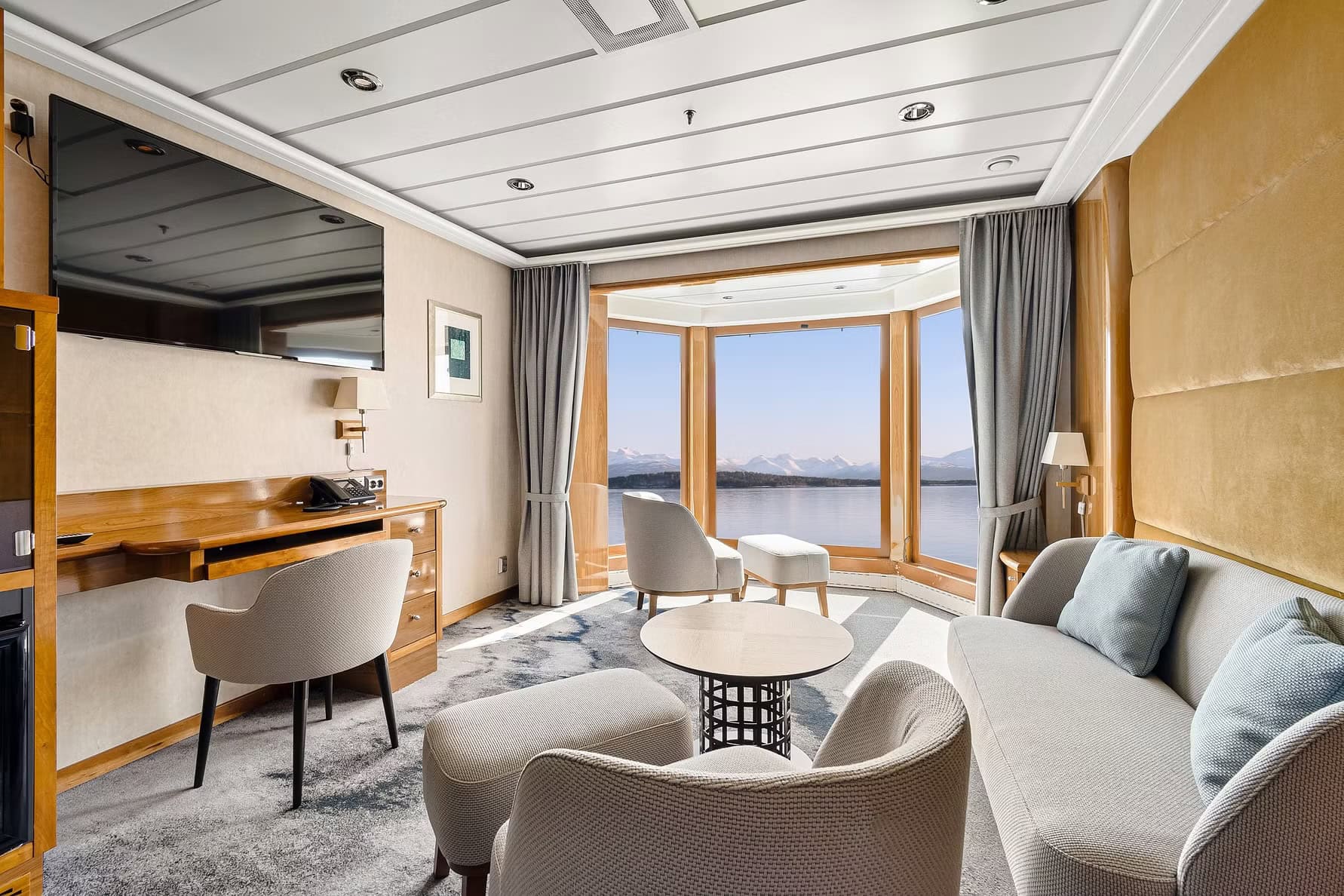 Eine Suite in einem Hurtigruten-Schiff.