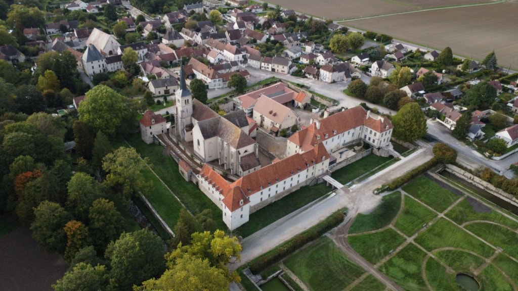 Luxushotel Les Sources de Vougeot im Burgund aus der Vogelperspektive