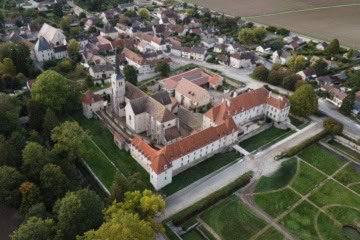 Luxushotel Les Sources de Vougeot im Burgund aus der Vogelperspektive