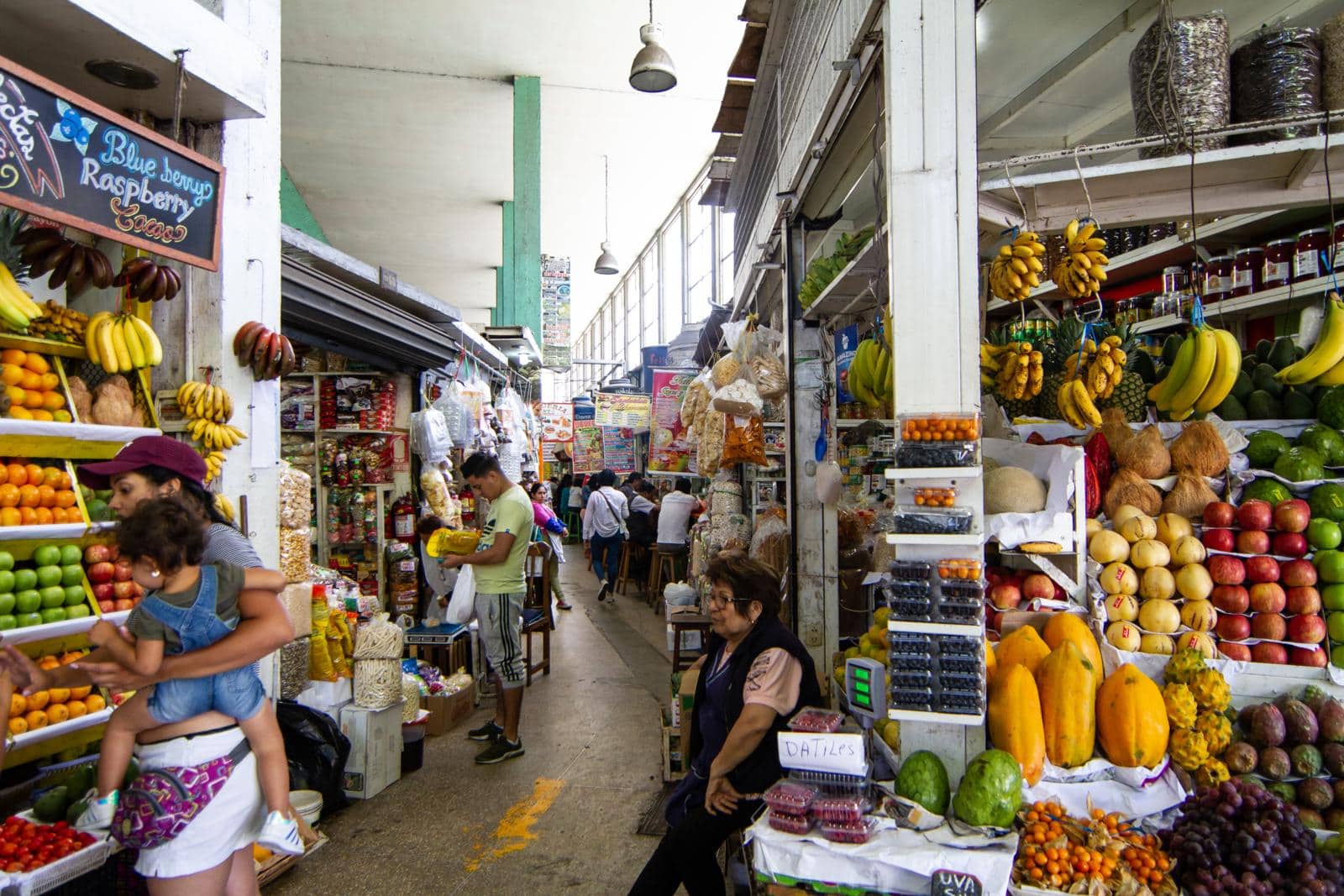 Mercado de Surquillo in Lima 