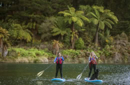 Stand-up-Paddeln über den Lake Rotoiti