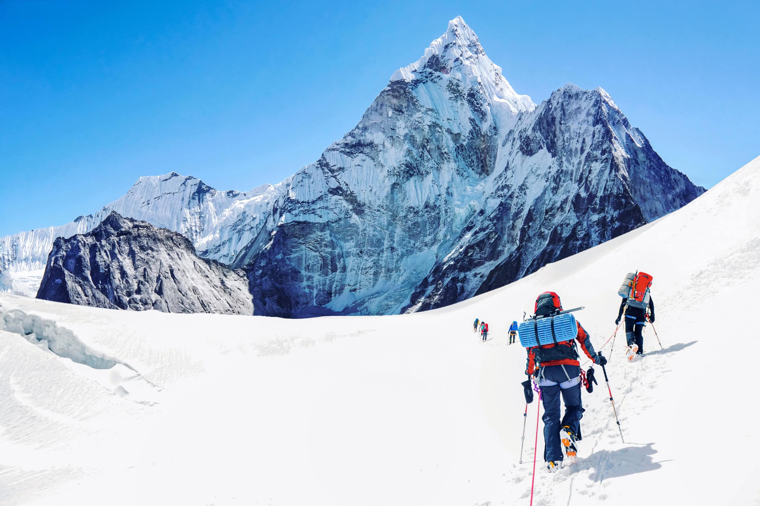 Bergsteiger auf dem Weg zum Gipfel des Mount Everest. 